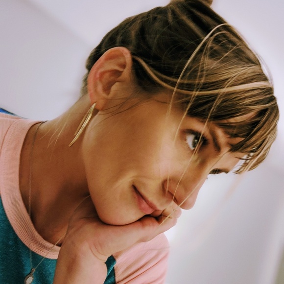 Meet your Posher, Jessica - Picture 2 of 2